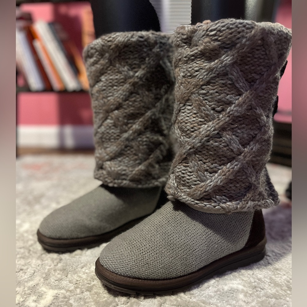 MUK LUKS SIZE 7 GRAY
